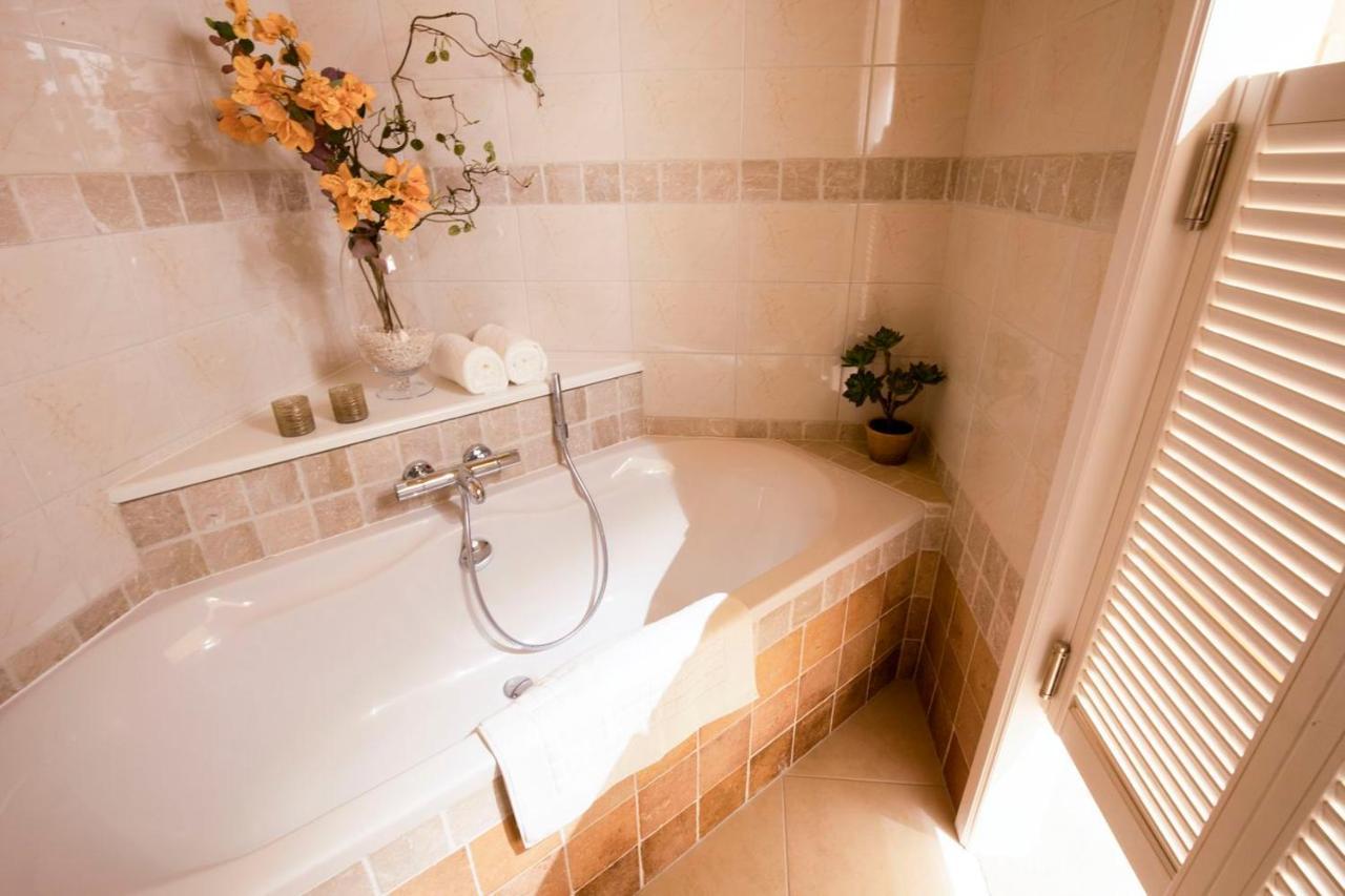 B-Lodge Boutique Hotel Louvain-la-Neuve Luaran gambar